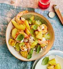 Wildreis-Garnelen-Bowl mit Ananas