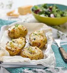 Pečené brambory plněné krémem z romaduru