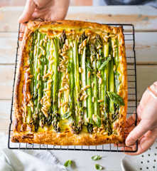Tarte aux asperges, ricotta et basilic