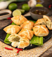 Pastéis de frango thai com molho sweet chili