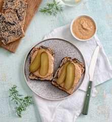 Kanapki z pastą z fasoli