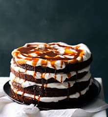 Pastel de caramelo y brownie