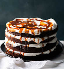 Čokoládový dort se slaným karamelem