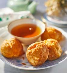 Cheddar-Profiteroles