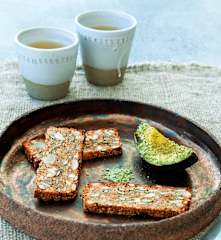 Gwinganna nut and seed bread