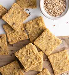 Crackers al formaggio vegan