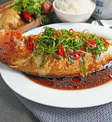 Oseng Ikan Utuh