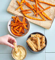 Bâtonnets de tofu panés et frites de patate douce