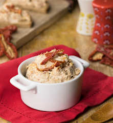 Pesto al formaggio con anacardi, pomodori secchi e finocchietto selvatico