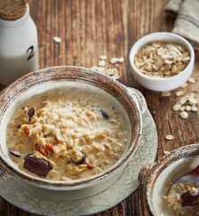红枣牛奶燕麦粥