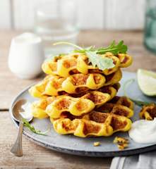 Gaufre au cabillaud et crème fouettée citron vert - sésame