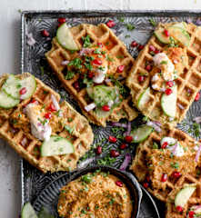 鷹嘴豆鬆餅佐哈里薩茄泥