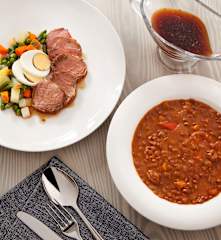 Komplettmenü: Linsen, Schweinefilet und Salat