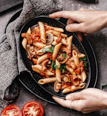 西班牙臘腸蕃茄筆管麵