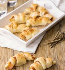 Mini croissant con pancetta affumicata