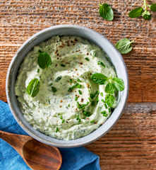 Kräuter-Schmand-Dip