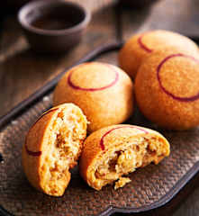 京式自来红月饼