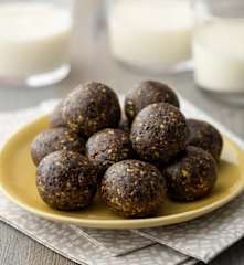 Cherry Pistachio Energy Balls
