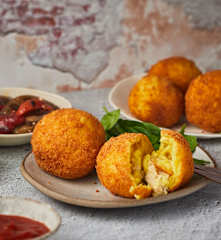 Arancini aux restes de poulet et de risotto