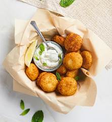 Falafel di ceci con salsa allo yogurt