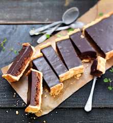 Tarte au chocolat craquant et caramel au beurre salé