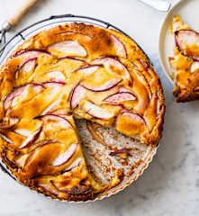 Clafoutis à la pêche, au mascarpone et au citron vert