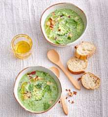 Crème de brocoli, avoine et noisettes