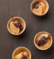 Pere a Cottura Lenta con salsa al cioccolato