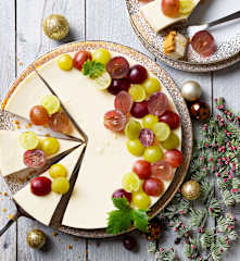 Tarta de uvas, queso y chocolate blanco