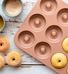 Soft cinnamon doughnuts