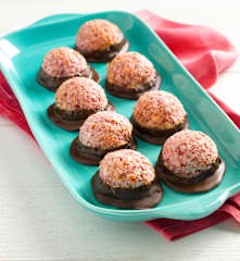 Strawberry Macaroons