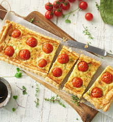 Tarta de queso de cabra y tomates cherry