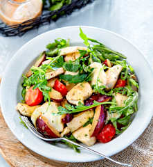 Zwetschgen-Hähnchen-Salat mit Ziegenkäse