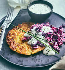 Rösti mit Rotkohl und Roquefort-Quark