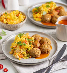 Tofufrikadeller med ris og sursød-sauce (2500 kcal)