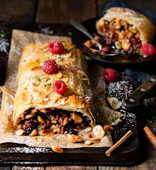 Strudel de manzana, arándanos y pistachos con masa filo