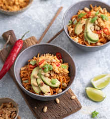 Wegański pad thai ze spiralizowanych batatów (TM5)
