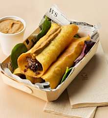 Tacos de pato con mole de mango