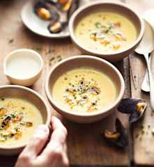 Moules à la crème de panais et topinambour