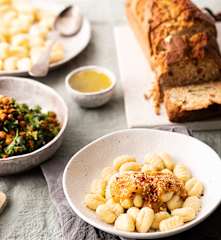 Menù: Gnocchi con zucca; insalata di ceci e cavolo nero; plumcake ai frutti secchi
