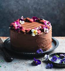 Bolo de chocolate recheado