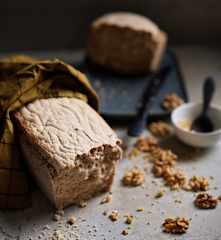 Pão de farinha de castanha e noz sem glúten