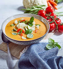 Sommerliche Gemüsesuppe