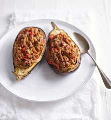 Beringela recheada com atum