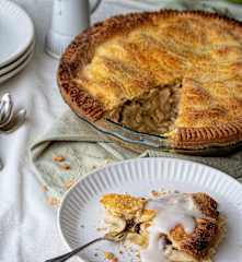 Apple pie and almond cream (Ray Capaldi)