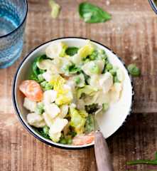 Těstovinový salát s kuřetem