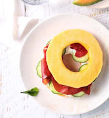 Sandwich de melon, feta fouettée, menthe