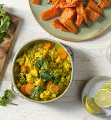 Karibisches Karfiol-Curry mit Süßkartoffeln