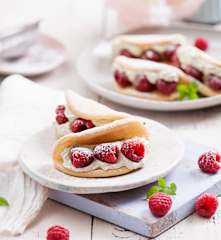 Berry and cream sponge "omelettes"