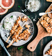 Brochettes de dinde marinées et caramélisées au pamplemousse